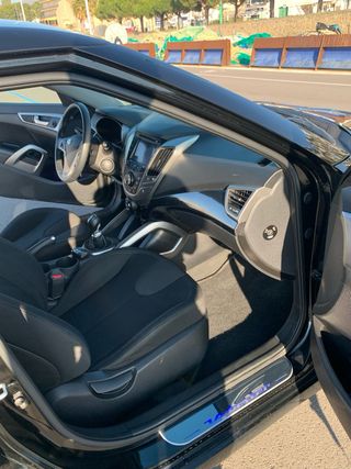 Hyundai Veloster 2012