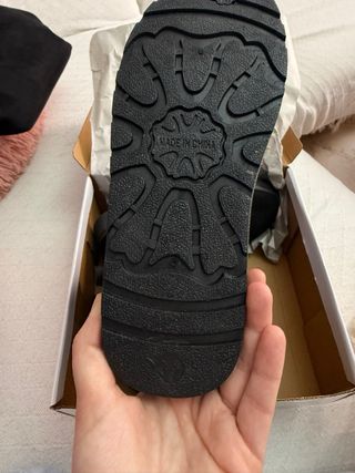 Bolso y Botas UGG Negras