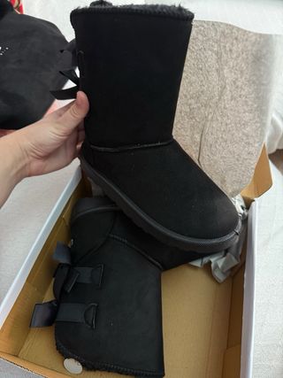 Bolso y Botas UGG Negras