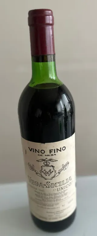 Bottiglie di Vega Sicilia Unico 1965 e 1966