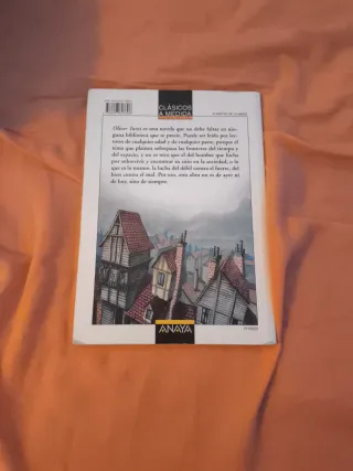 Oliver Twist (Clásicos a medida) (Spanish Edition)