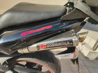 Suzuki GSR 600 Negra