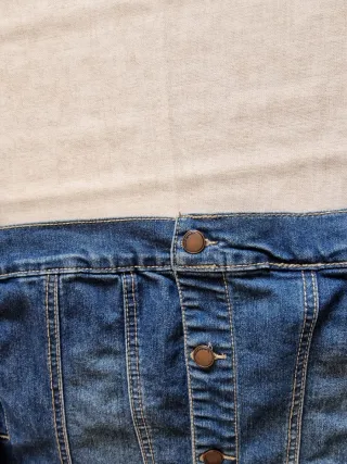 Chaqueta vaquera con abalorios