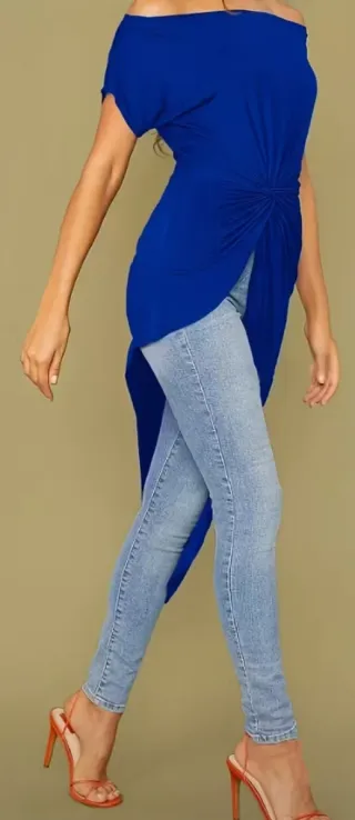 Camiseta asimétrica azul