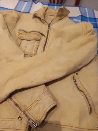 Cazadora de piel de búfalo color beige