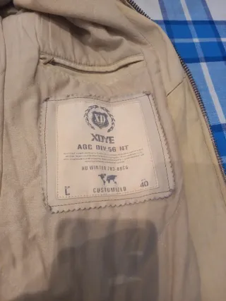 Cazadora de piel de búfalo color beige