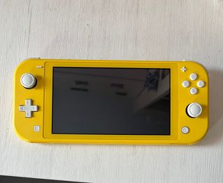 Nintendo Switch Lite Amarillo