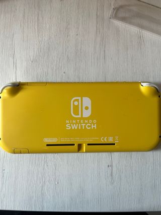 Nintendo Switch Lite Amarillo