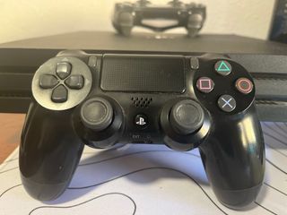 PS4 Slim 500GB + 1 Mando + HDMI + 2 juegos