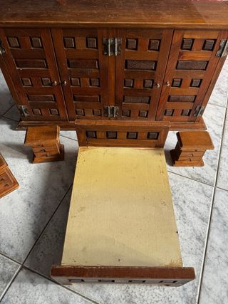 Casa de muñecas de madera