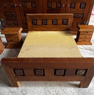 Casa de muñecas de madera