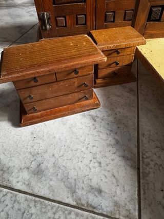 Casa de muñecas de madera