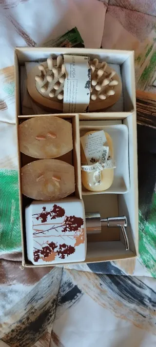 Set de baño cerámica y madera