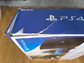 Caja PS4 Pro 1TB Jet Black Call of Duty