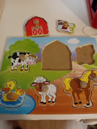 Puzzles de madera y teléfono infantil