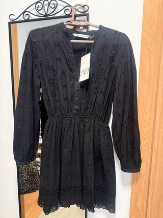 Vestido Zara negro bordado