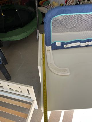Conjunto infantil:cama,cambiador y mueble.