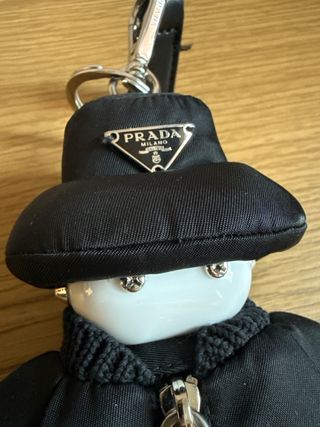 Llavero Charm Prada Negro