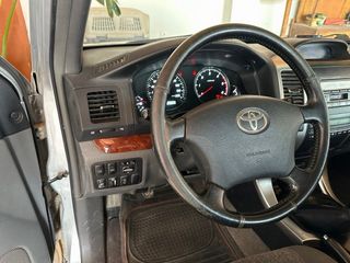 Toyota Land Cruiser 2003