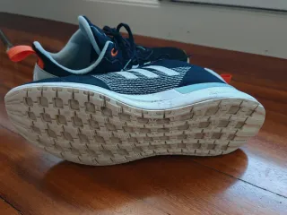 Zapatillas Adidas Negras, Naranjas y blancas  Tall