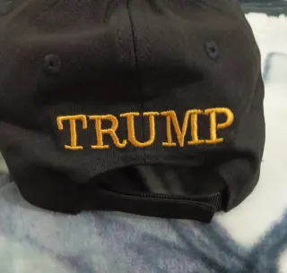 Gorra MAGA Donald Trump Negra Dorada