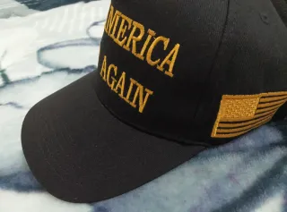 Gorra MAGA Donald Trump Negra Dorada