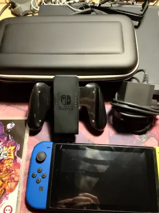 Nintendo Switch Azul y Amarillo