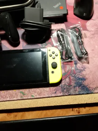 Nintendo Switch Azul y Amarillo