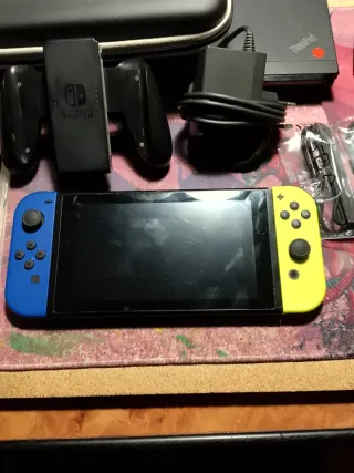 Nintendo Switch Azul y Amarillo