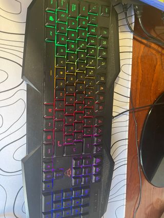Teclado Avon con Luces LED