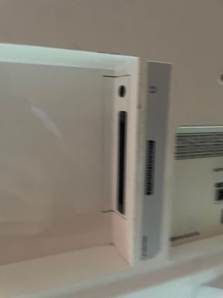 Televisor Samsung Azul y Blanco