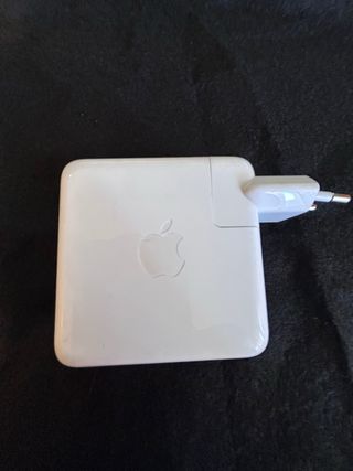 Adaptador de corriente USB-C de 61W original Apple