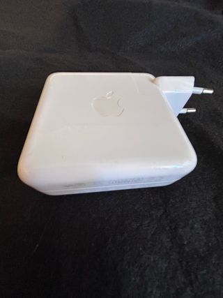 Adaptador de corriente USB-C de 61W original Apple