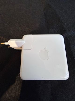 Adaptador de corriente USB-C de 61W original Apple
