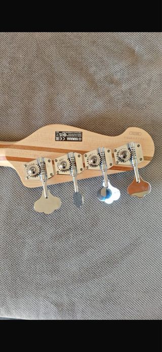 Basso Elettrico Yamaha BB434 Rosso