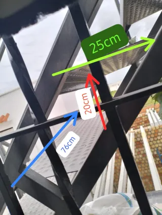 Escalera metálica exterior