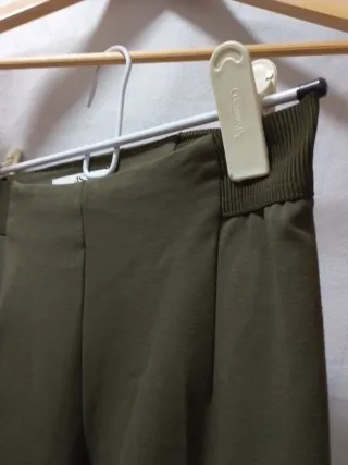 Pantalón recto verde oliva