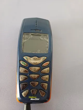 Teléfono Móvil Nokia 3510 con Cargador