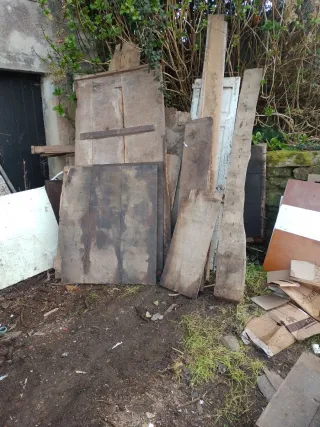 Vigas y tablas de castaño antiguo
