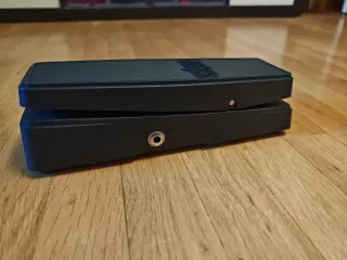 Pedal de expresión negro harmonix ehx.