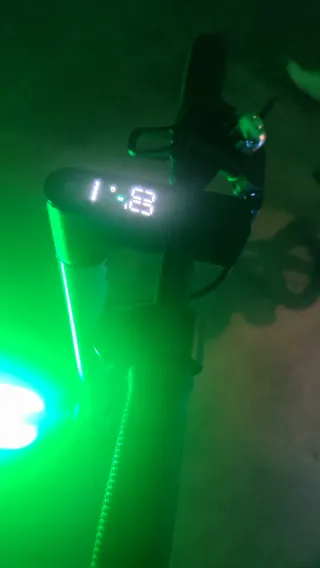 Patinete eléctrico blanco hover-1