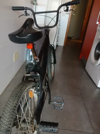 Bicicleta BMX negra