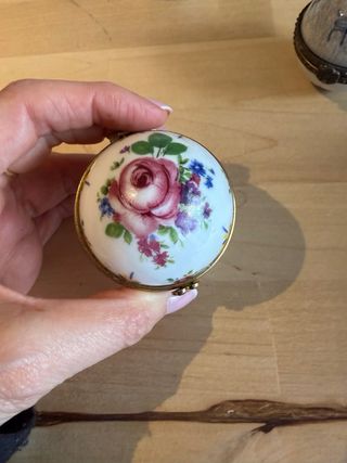 Lote di 6 uova in porcellana portagioie