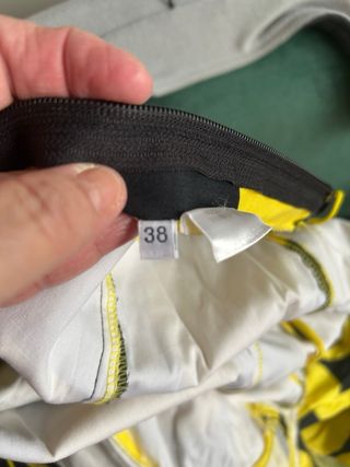 Traje de flamenca lunares amarillo y negro