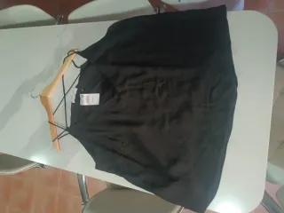 Blusa negra tirantes cruzados