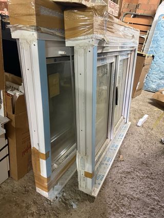 Ventana PVC Doble Hoja Oscilobatiente Blanca