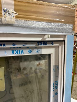 Ventana PVC Doble Hoja Oscilobatiente Blanca