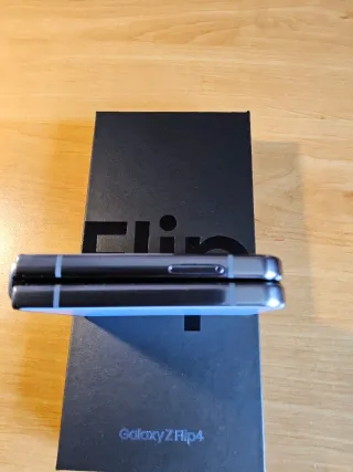 Samsung Z Flip 4 256GB LEGGI DESCRIZIONE