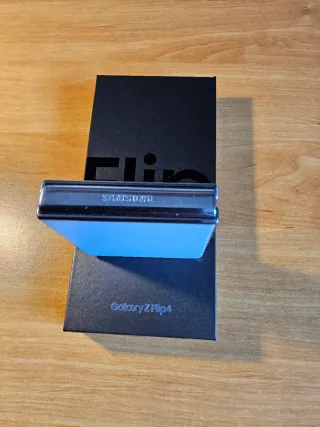 Samsung Z Flip 4 256GB LEGGI DESCRIZIONE