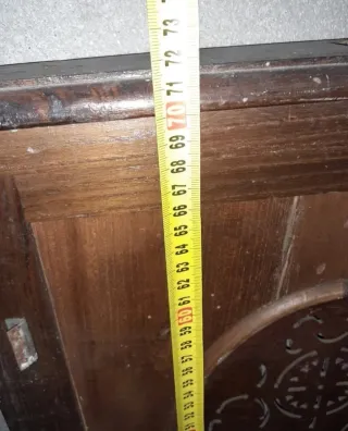 Pieza madera iglesia antigua para restaurar.ver